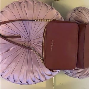 Michael kors cross body purse( authentic)